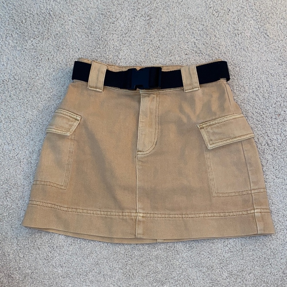 khaki skirt